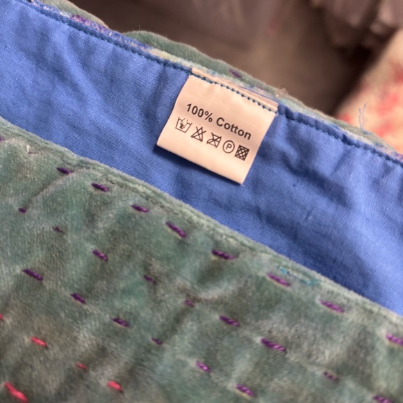 Colorful Patchwork Quilt with Floral Design and pomp’s - Picture 7 of 7